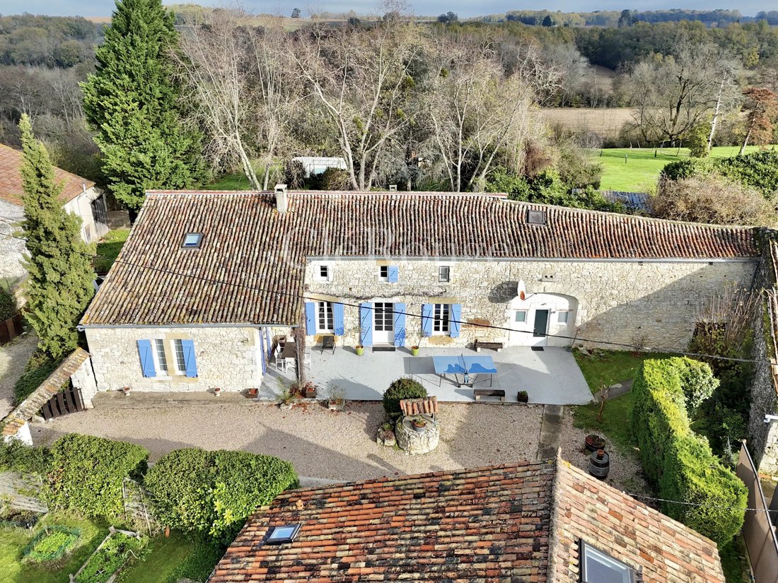 Casa en Duras, Nueva Aquitania, Francia 1 - 18207834