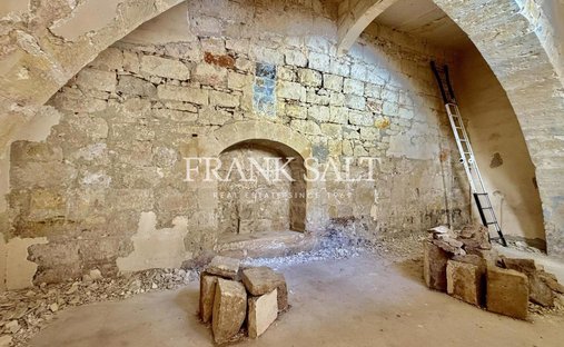 Townhouse in Qormi, Malta 1