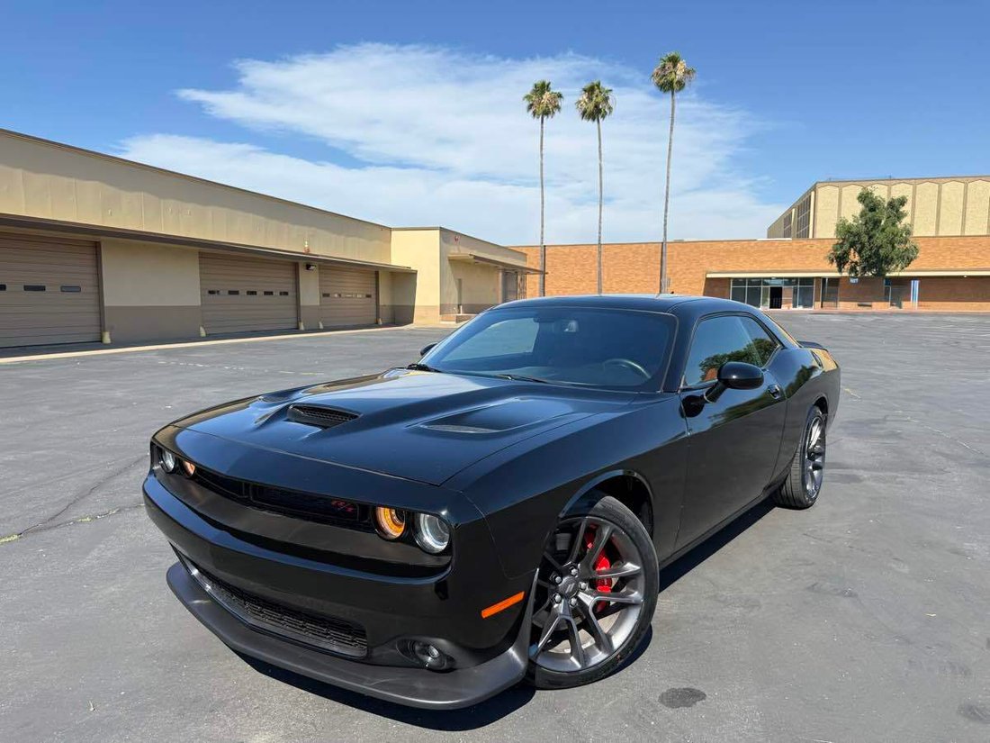 Coupe in Sacramento, CA, United States 3 - 18209042
