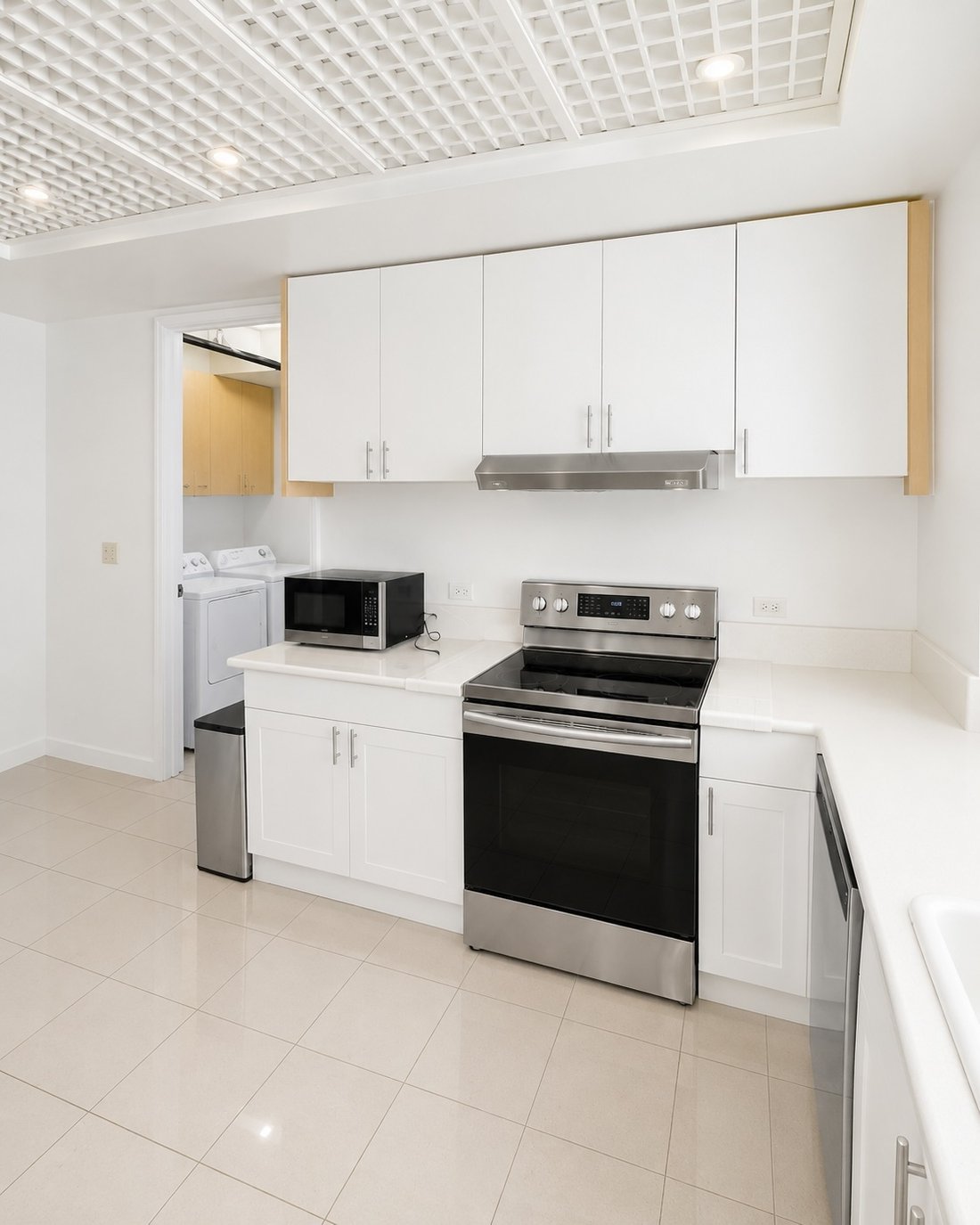 Condo in Honolulu, Hawaii, United States 2 - 18207239