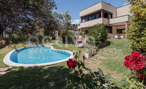 Villa in Esplugues de Llobregat, Catalonia, Spain 1