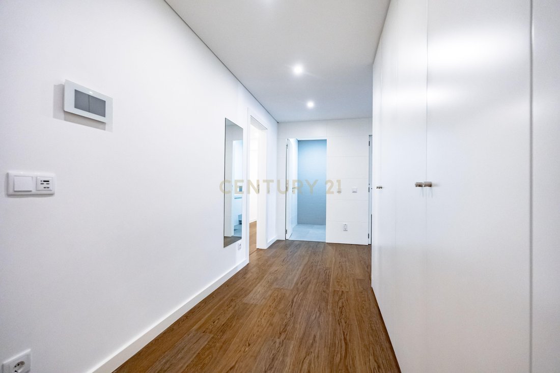 Apartment in Santo Antonio dos Olivais, Coimbra District, Portugal 3 - 18208814