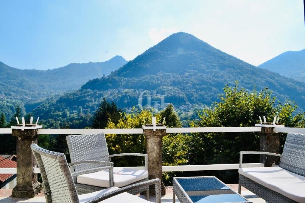 Villa in Dizzasco, Lombardy, Italy 5 - 18207993