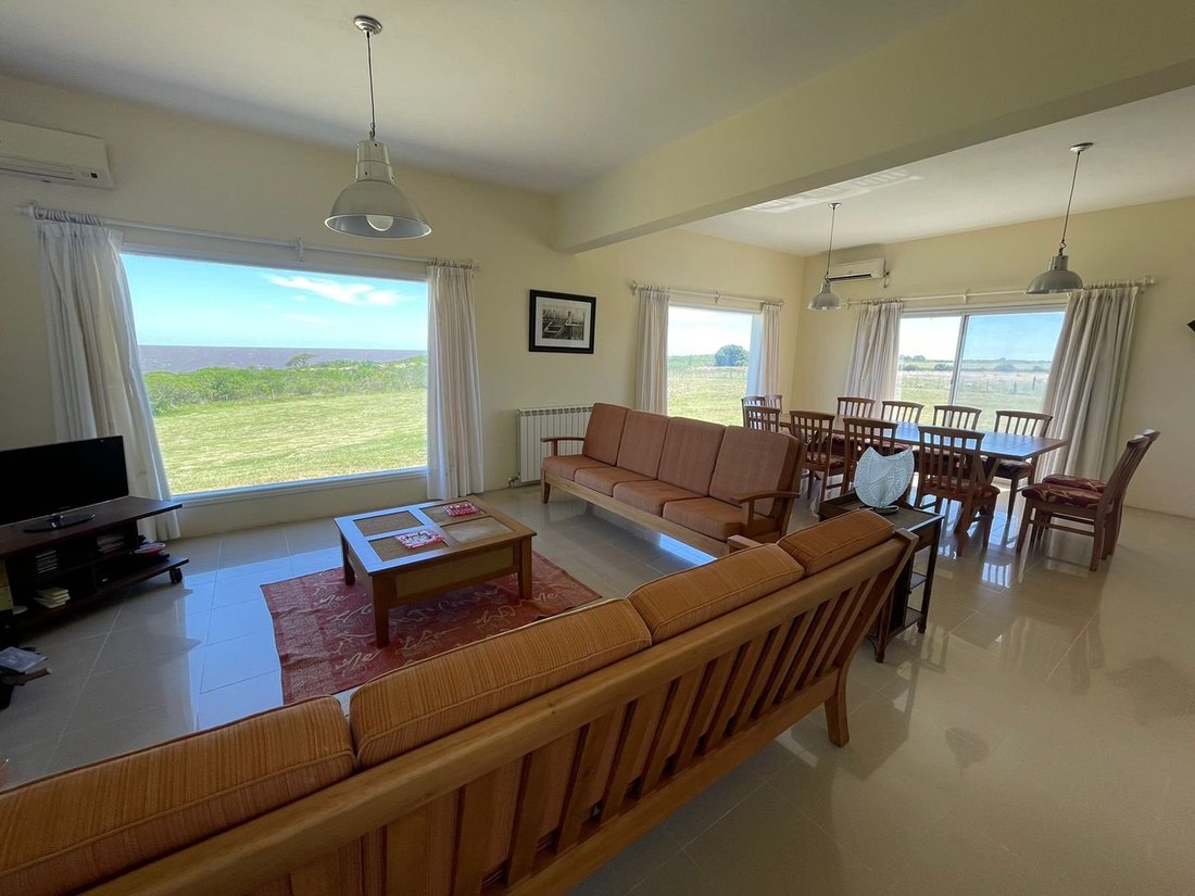 Farm Ranch in Artilleros, Colonia Department, Uruguay 2 - 18207979