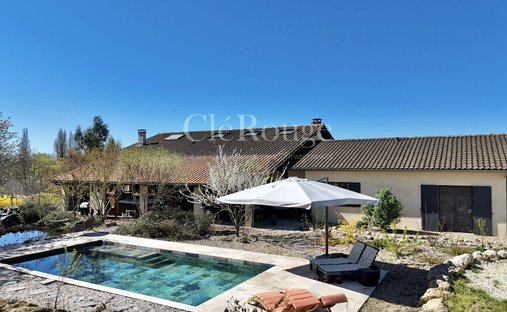 House in Duras, Nouvelle-Aquitaine, France 1