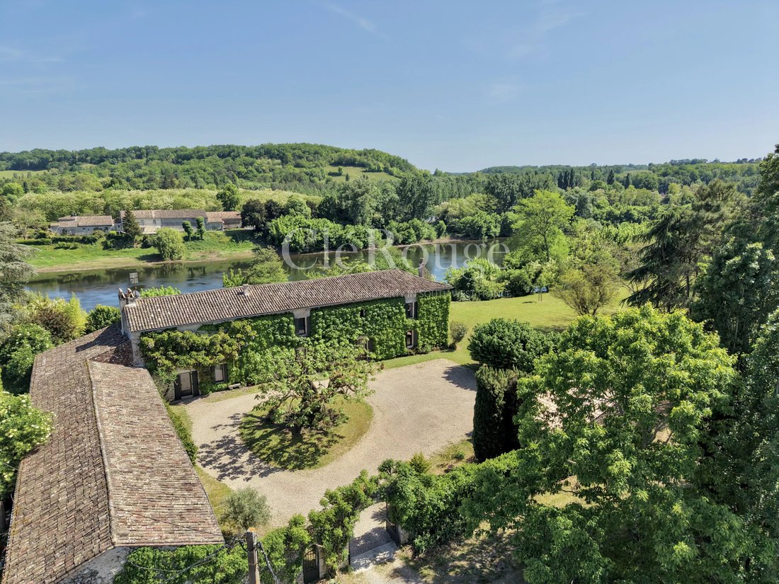 House in Sainte-Foy-la-Grande, Nouvelle-Aquitaine, France 1 - 18208457