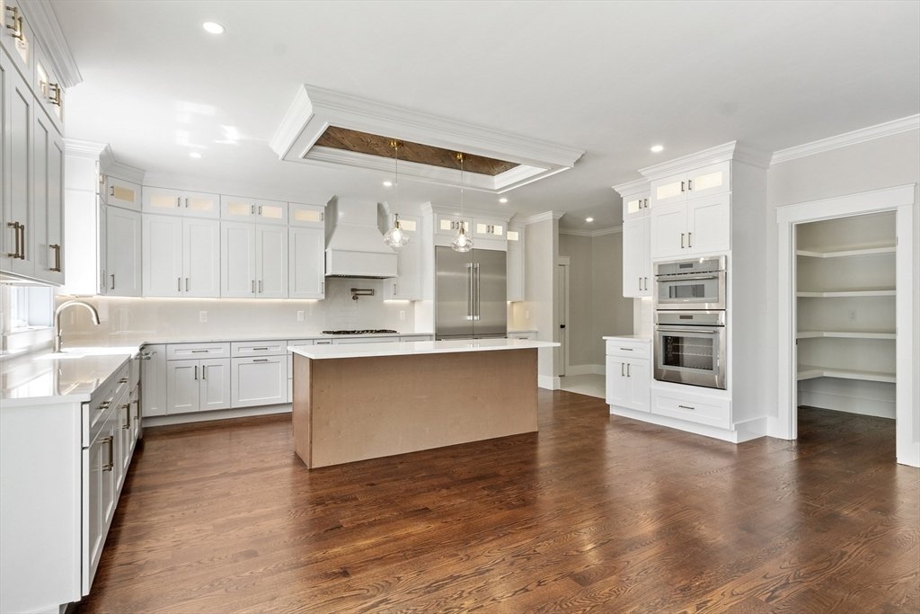 House in Shrewsbury, Massachusetts, United States 2 - 18080905