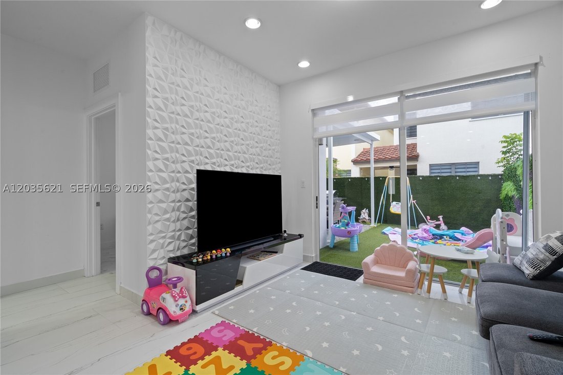 Townhouse in Doral, Florida, United States 3 - 18207300