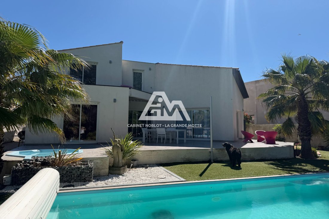 Villa in Mauguio, Occitania, France 2 - 18208712