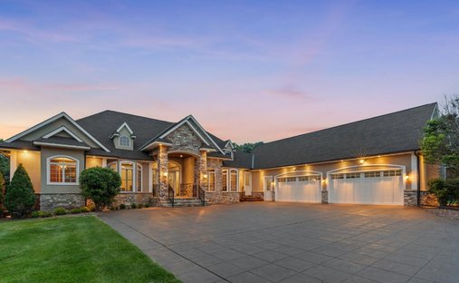 House in Warsaw, Minnesota, United States 1