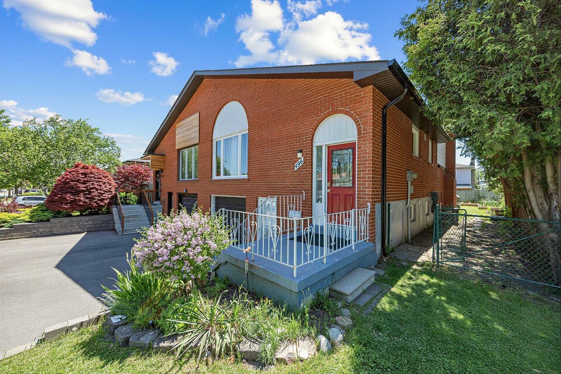 Townhouse in Mississauga, Ontario, Canada 1 - 18207958