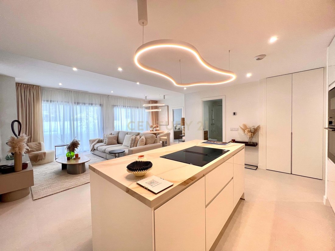 Apartment in San Pedro de Alcantara, Andalusia, Spain 1 - 18208819