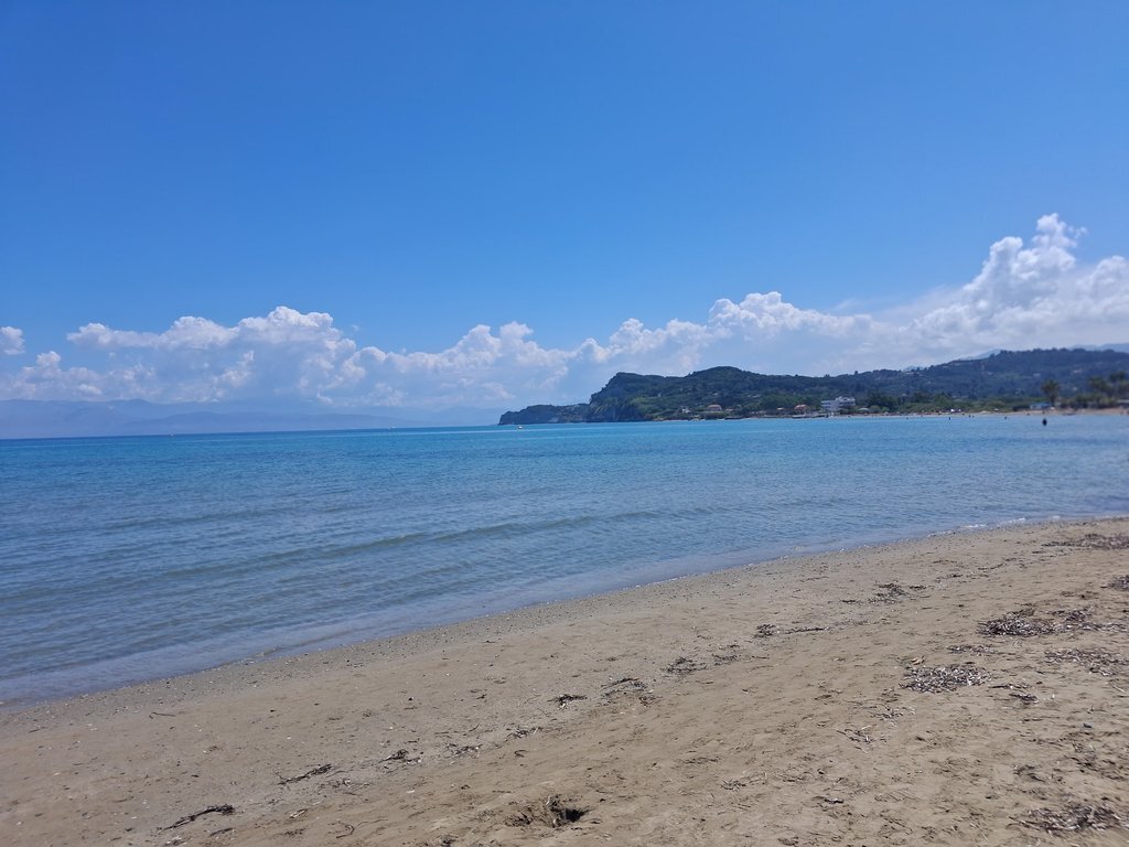 Land in Northern Corfu, Peloponnese, Western Greece and the Ionian, Griechenland 1 - 18207858