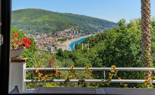 Villa in Noli, Ligurien, Italien 1