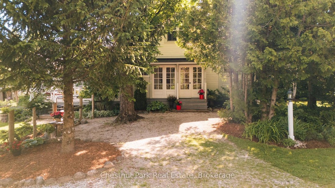 House in Clarksburg, Ontario, Canada 1 - 18209469