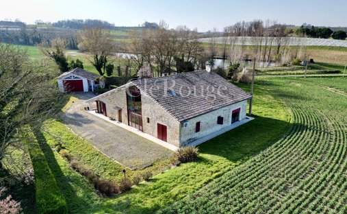 House in Duras, Nouvelle-Aquitaine, France 1