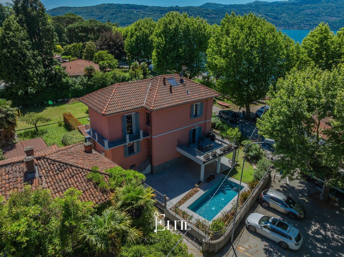 Villa in Laveno-Mombello, Lombardy, Italy 2 - 18208709