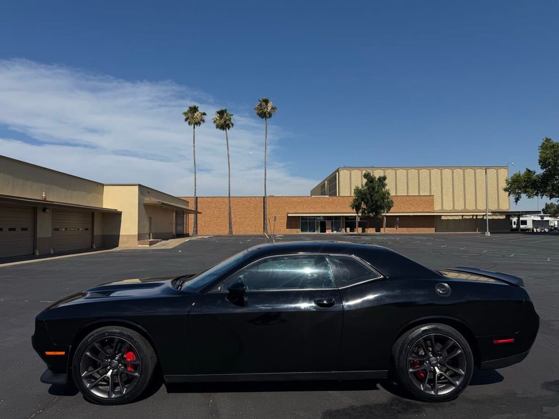 Coupe in Sacramento, CA, United States 4 - 18209042