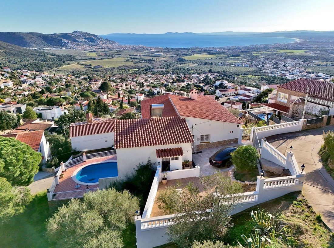 House in Roses, Catalonia, Spain 3 - 18208634