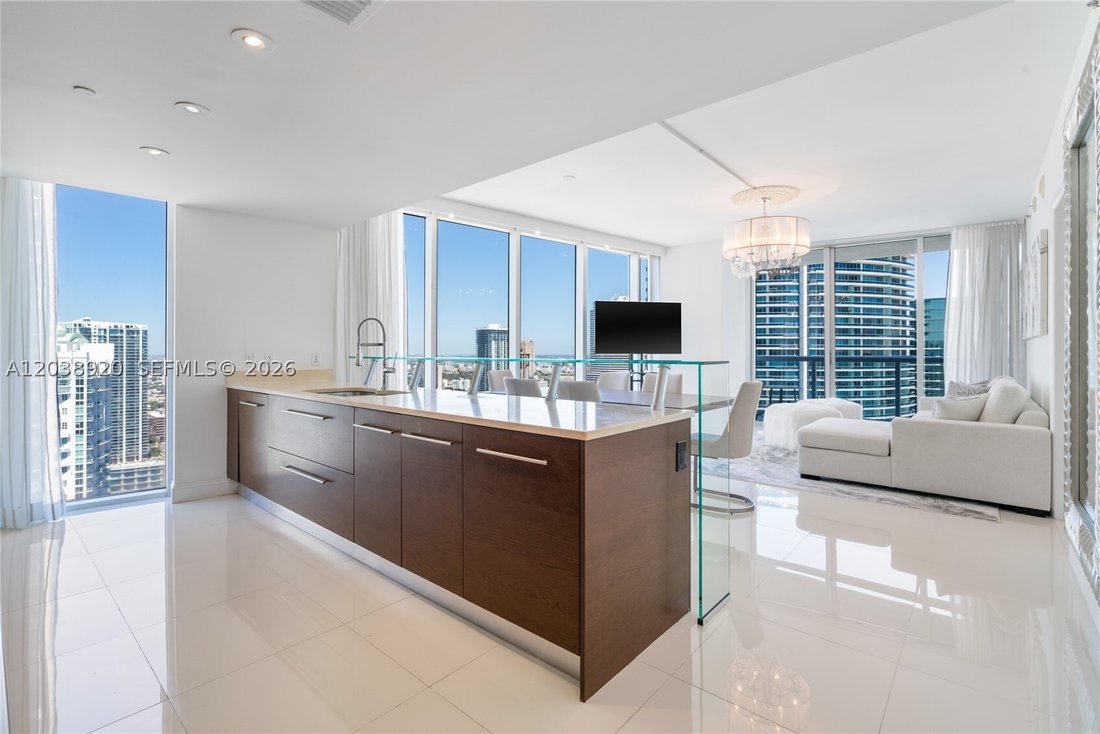 Condo in Miami, Florida, United States 4 - 18209468