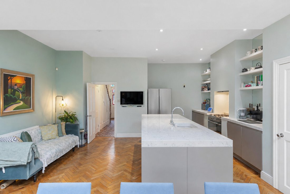House in West Ealing, Ealing, England 2 - 18208551