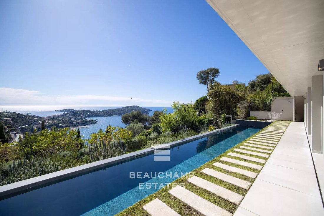 Villa in Villefranche-sur-Mer, Provence-Alpes-Côte d'Azur, France 2 - 15292106