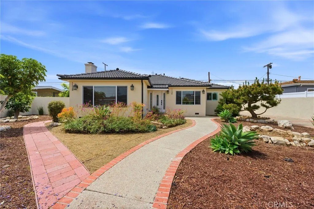 Gardena, California, United States 2 - 18208096