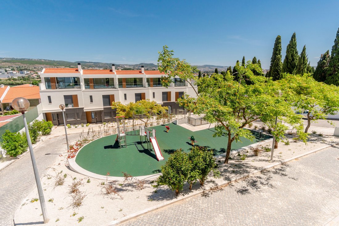 Villa in Loures, Lisbon, Portugal 2 - 18209071