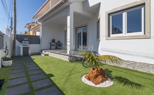 Villa in Charneca de Caparica und Sobreda, Setúbal Municipality, Portugal 1