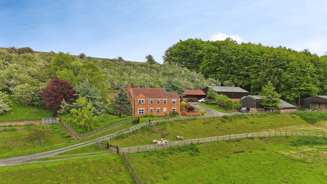 House in East Riding of Yorkshire, England 1 - 18208446