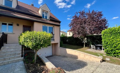 Maison à Centre Ville, Houilles, France 1