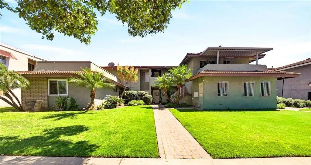 Orange, California, United States 1 - 17887678