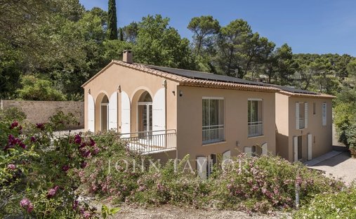 House in Saint-Marc-Jaumegarde, Provence-Alpes-Côte d'Azur, France 1