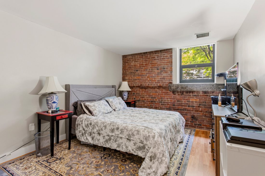 Condo in Boston, Massachusetts, United States 5 - 18209856