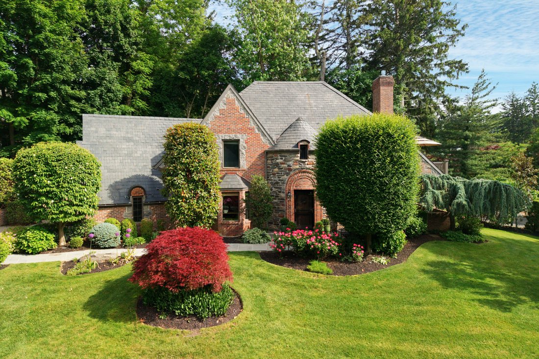 House in Manhasset, New York, United States 2 - 18209851