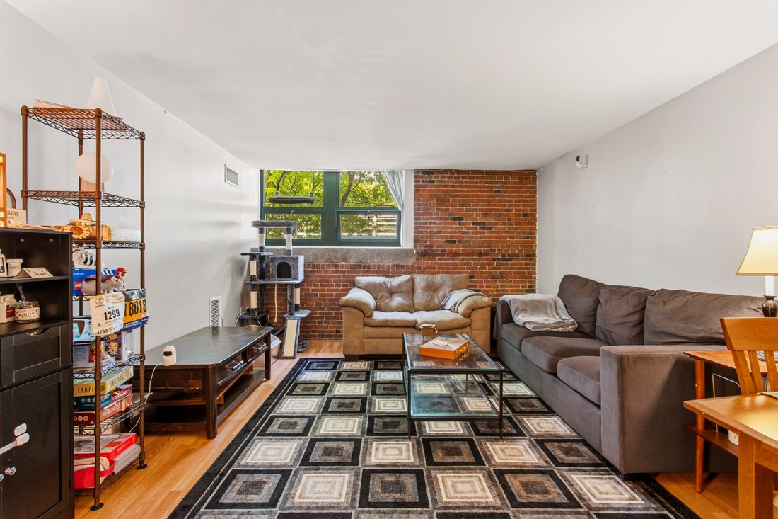 Condo in Boston, Massachusetts, United States 1 - 18209856