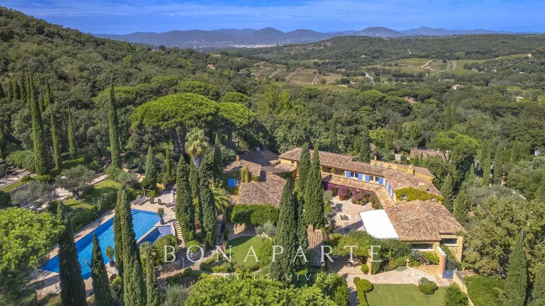 Estate in Ramatuelle, Provence-Alpes-Côte d'Azur, France 1 - 18209776