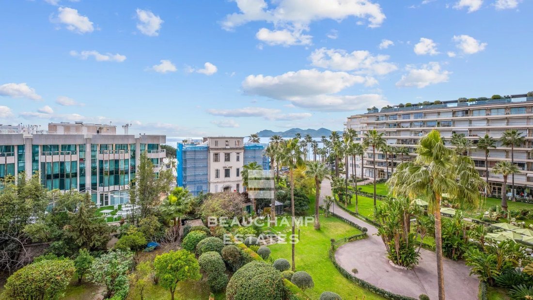 Apartment in Cannes, Provence-Alpes-Côte d'Azur, France 1 - 14968211