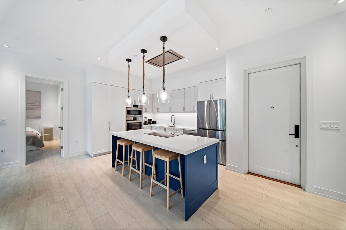 Condo in George Town, George Town, Cayman Islands 2 - 18209448