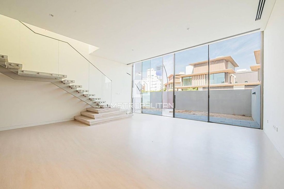 Townhouse in Ras Al Khor Industrial Area, Dubai, United Arab Emirates 2 - 18209748