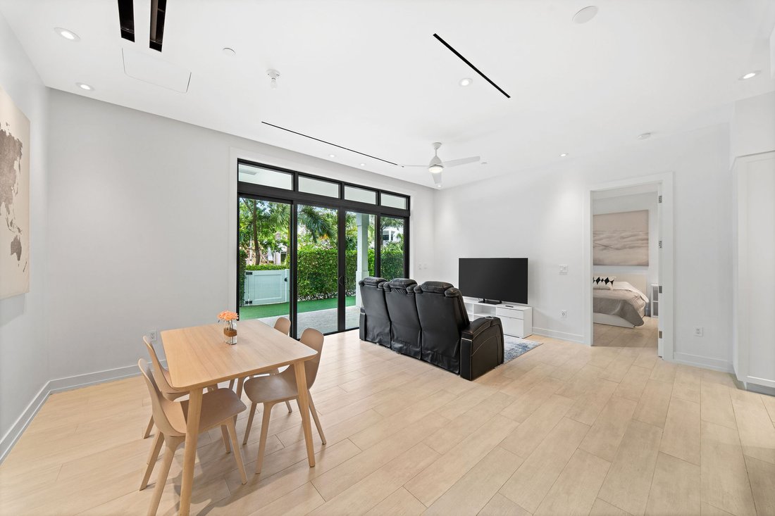 Condo in George Town, George Town, Cayman Islands 4 - 18209448