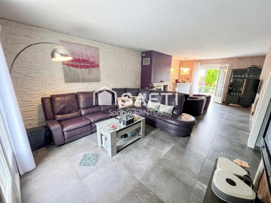 House in Neuilly-Plaisance, Ile-de-France, France 3 - 18210596