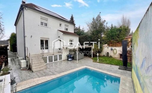 House in Neuilly-Plaisance, Ile-de-France, France 1