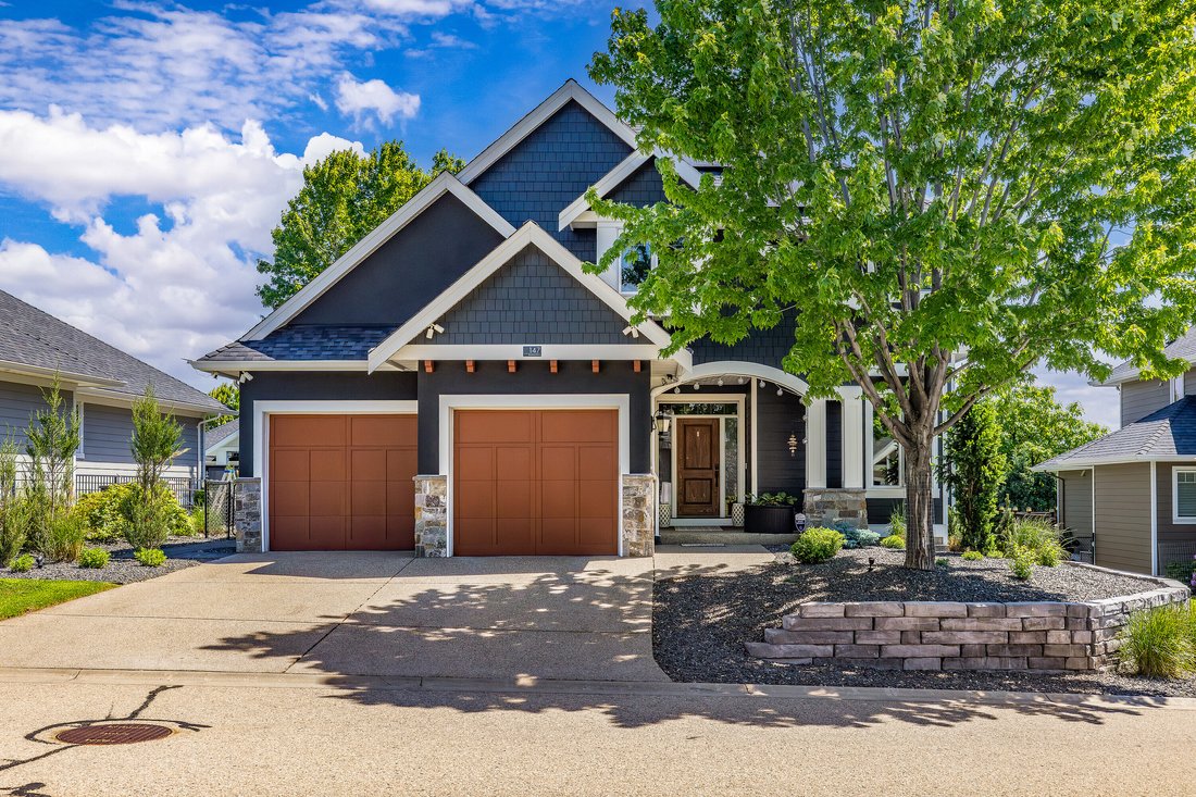 House in Kelowna, British Columbia, Canada 3 - 18205396