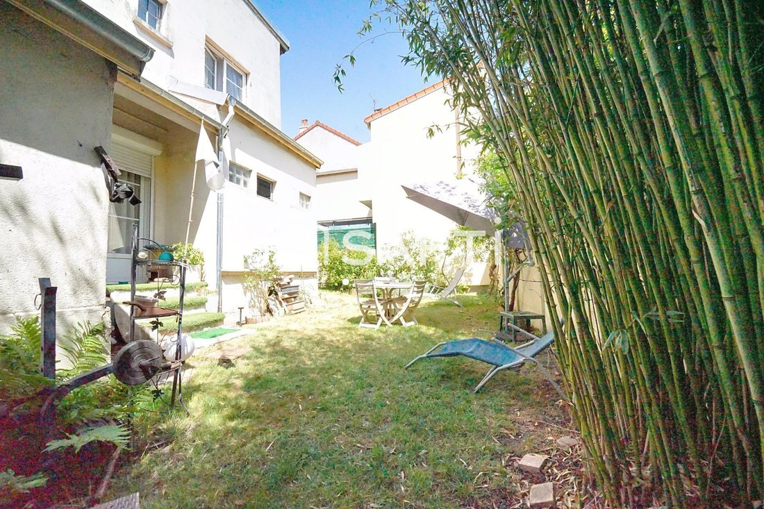 House in Fontenay-sous-Bois, Ile-de-France, France 3 - 18210695