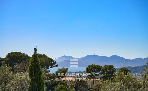 Villa in Sainte Catherine, Le Cannet, France 1