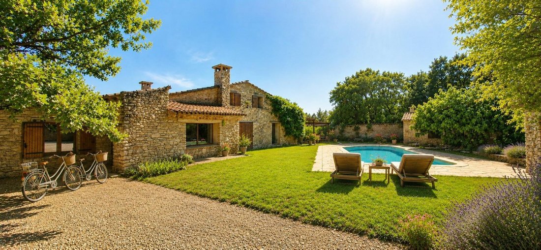 House in Gordes, Provence-Alpes-Côte d'Azur, France 3 - 18210706