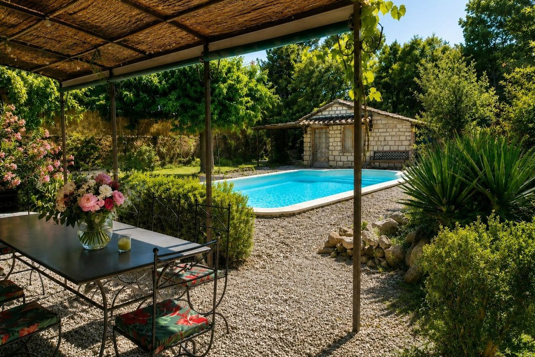 House in Gordes, Provence-Alpes-Côte d'Azur, France 5 - 18210706