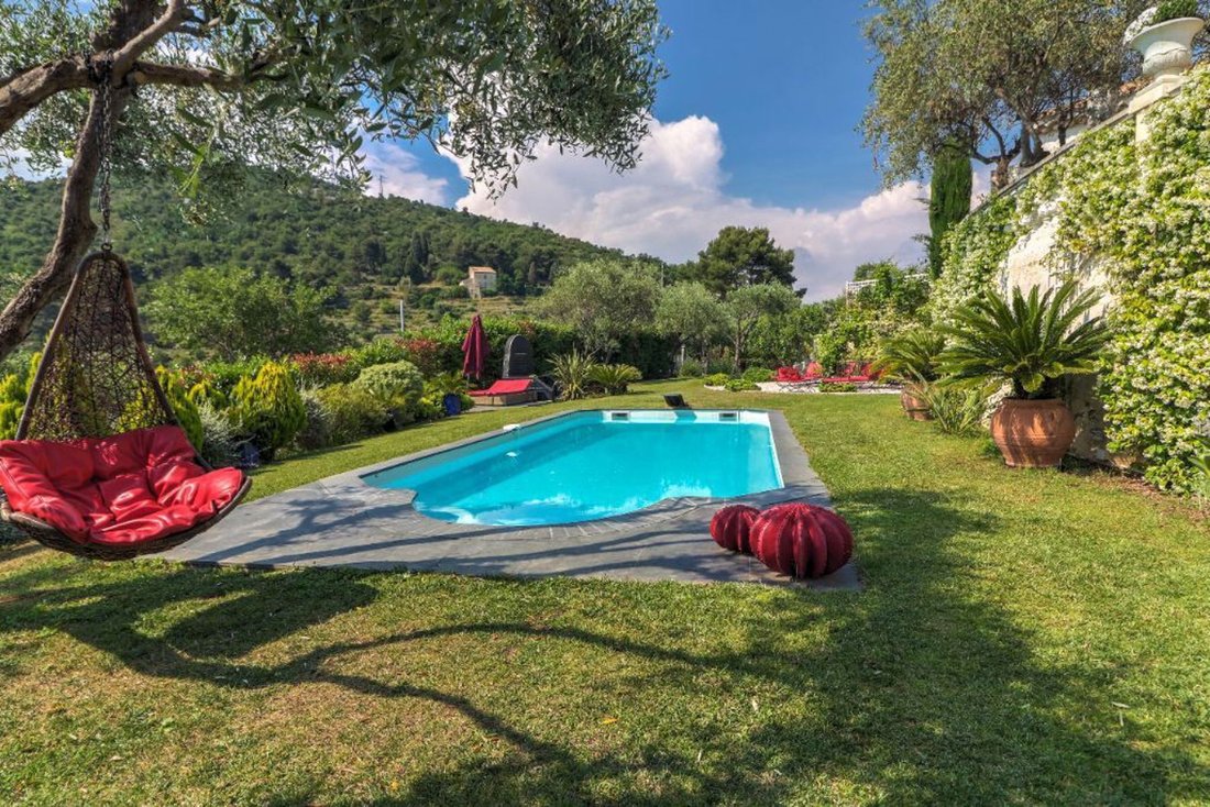 House in La Roquette-sur-Var, Provence-Alpes-Côte d'Azur, France 3 - 18209782