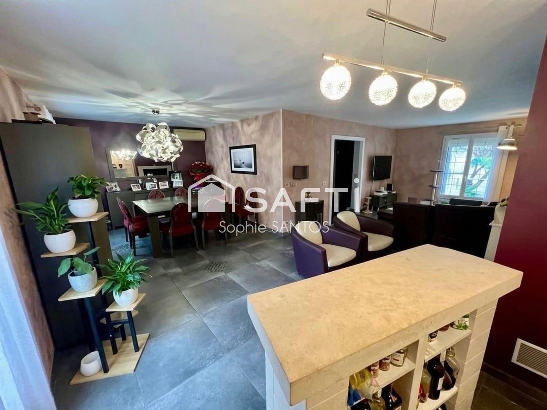 House in Neuilly-Plaisance, Ile-de-France, France 4 - 18210596